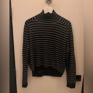 VINCE 100% cashmere turtleneck